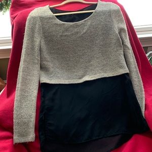 Sweater/ over sheer. Light grey/black. Casual great w/ jeans, leggings